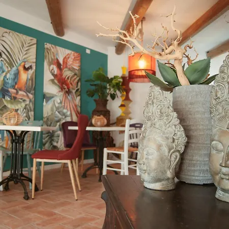 Welcome Traveller Frida's